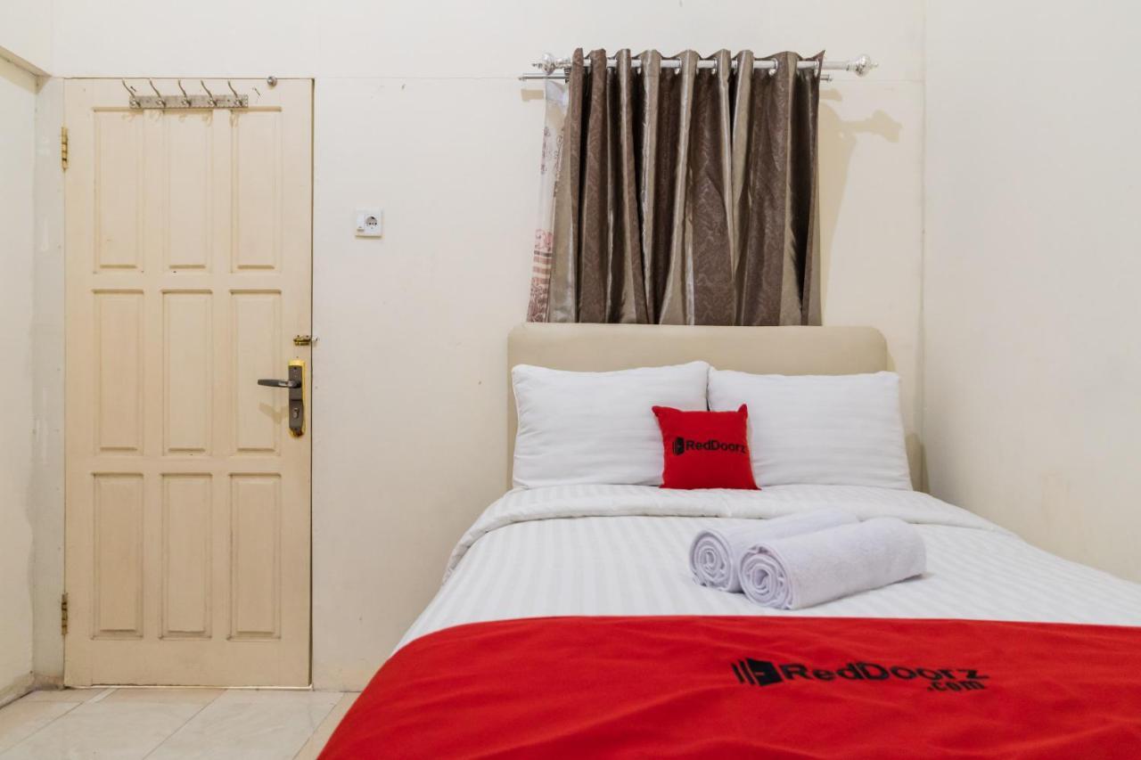 Reddoorz Syariah Near Pasar Aur Kuning Hotel Bukittinggi Exterior photo